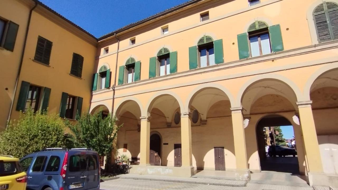 Crociali Leilighet Bologna Eksteriør bilde